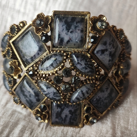 Huge Gold Tone Bangle Clamper Bracelet Glass Gray Mottled Square Stones Unsigned - Picture 4 of 12